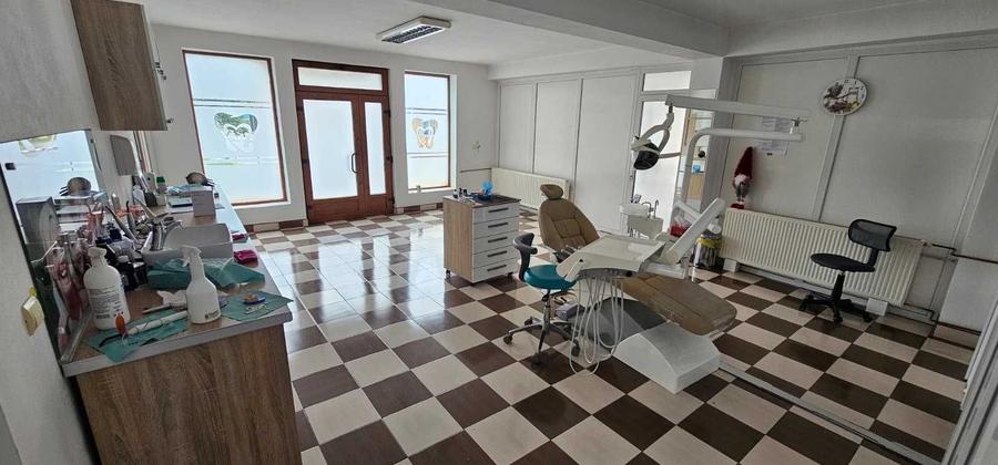 Spațiu comercial, de 120 mp, în Central
