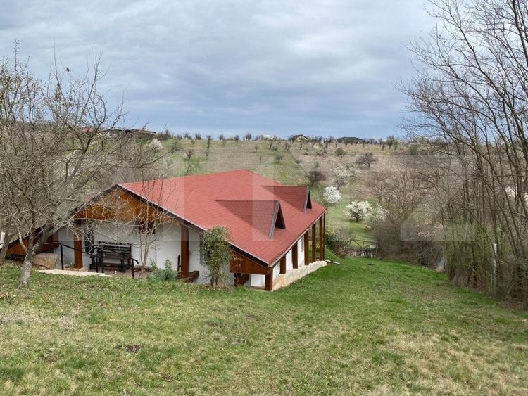 Casă individuală cu 5 camere cu Teren 2300 Mp în Micești