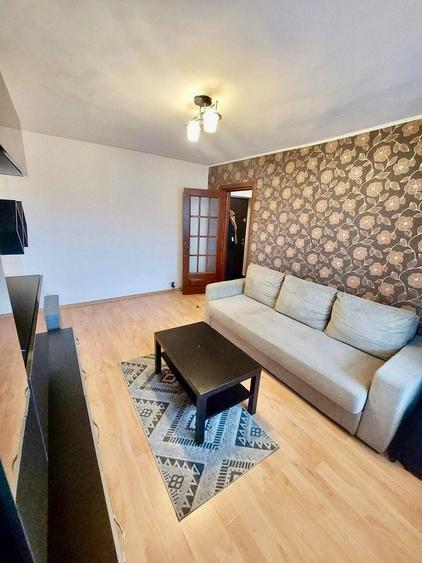 Apartament cu 3 camere decomandat în Ostroveni