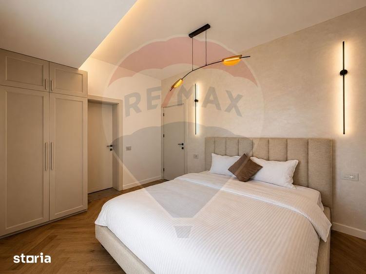 Casă cu 7 camere cu Teren 240 Mp în Sud