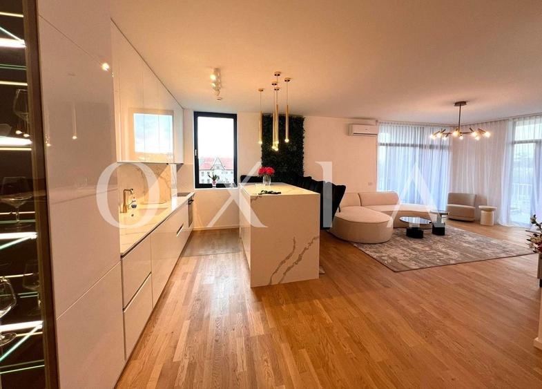 Apartament cu 4 camere semidecomandat, mobilat în Tipografilor