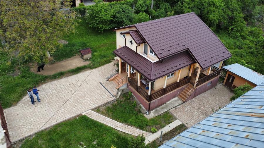 Casă cu 4 camere în Uiasca