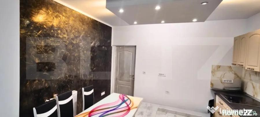 Casă cu 7 camere cu Teren 400 Mp în Central