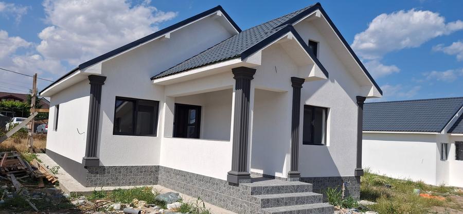 Casă individuală cu 4 camere cu Teren 270 Mp în Est
