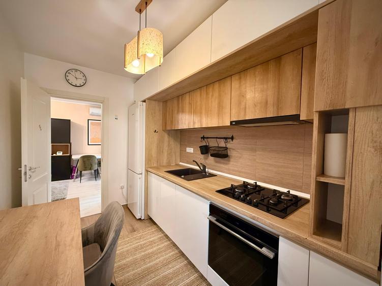 Apartament cu 3 camere, mobilat în Nicolina