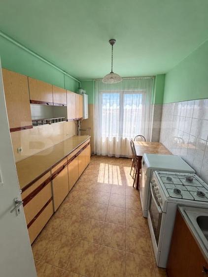 Apartament cu 3 camere decomandat, mobilat în Take Ionescu