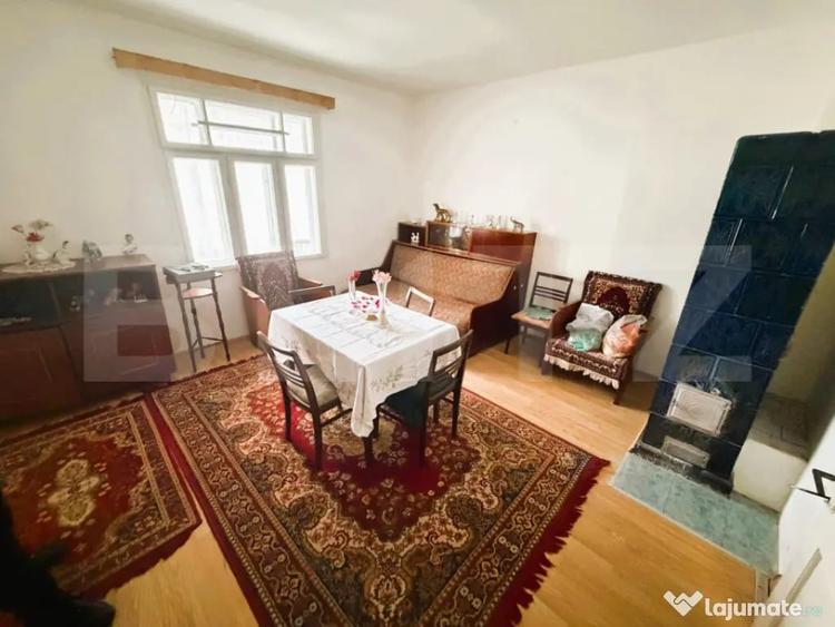 Casă cu 3 camere cu Teren 2900 Mp în Central