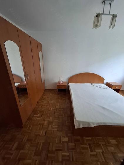 Apartament cu 3 camere semidecomandat în Govândari