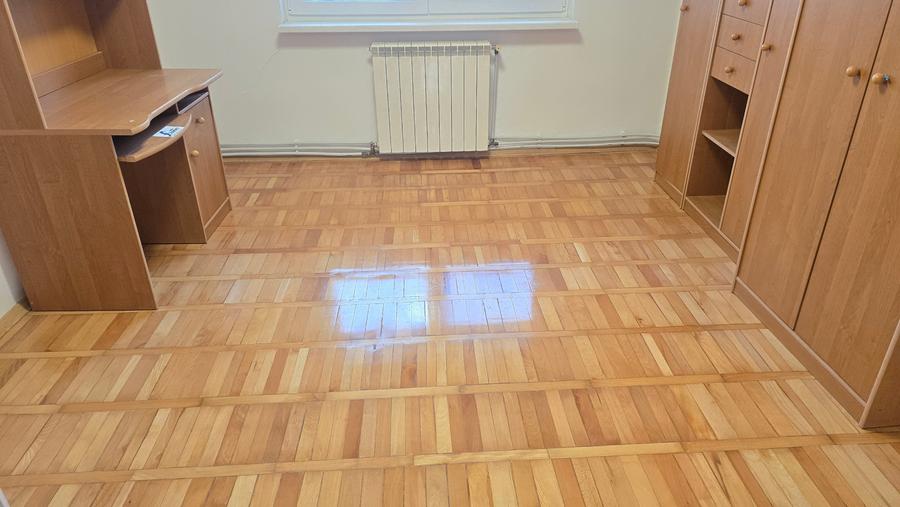 Apartament cu 4 camere decomandat în 22 Decembrie