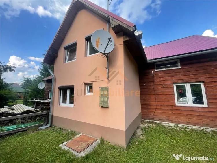 Casă cu 6 camere cu Teren 325 Mp în Remeți
