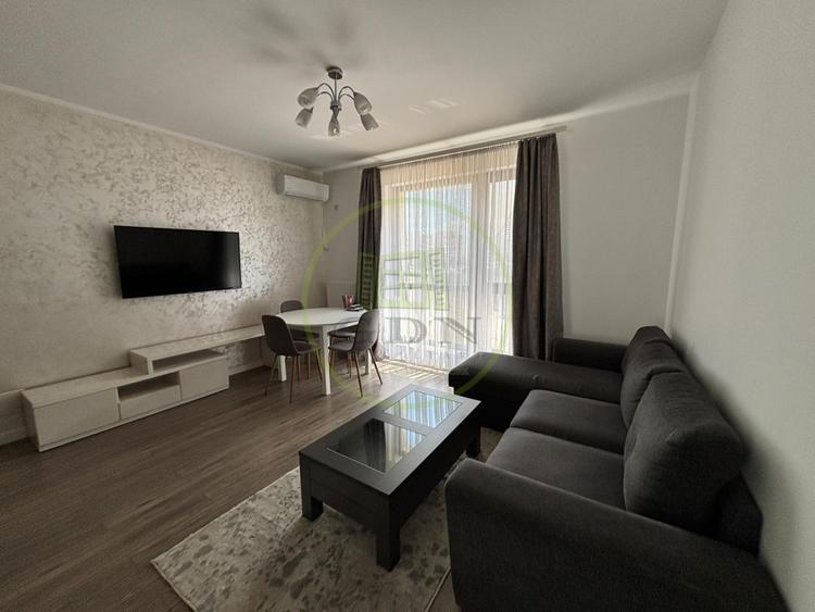 Apartament cu 2 camere semidecomandat, mobilat în 1 Mai