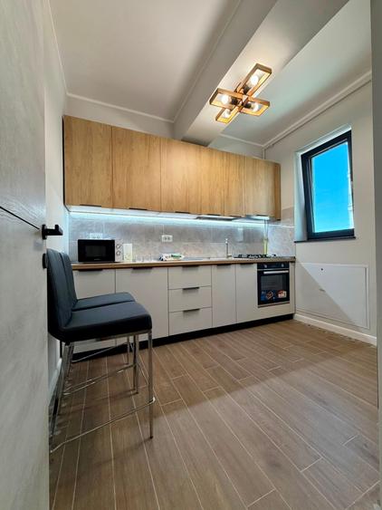 Apartament cu 2 camere decomandat în Universitate