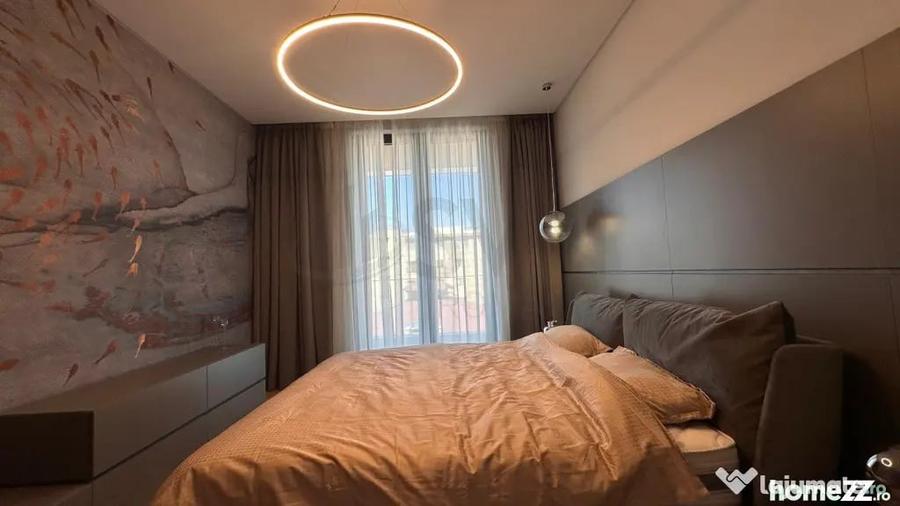 Apartament cu 4 camere semidecomandat în Floreasca