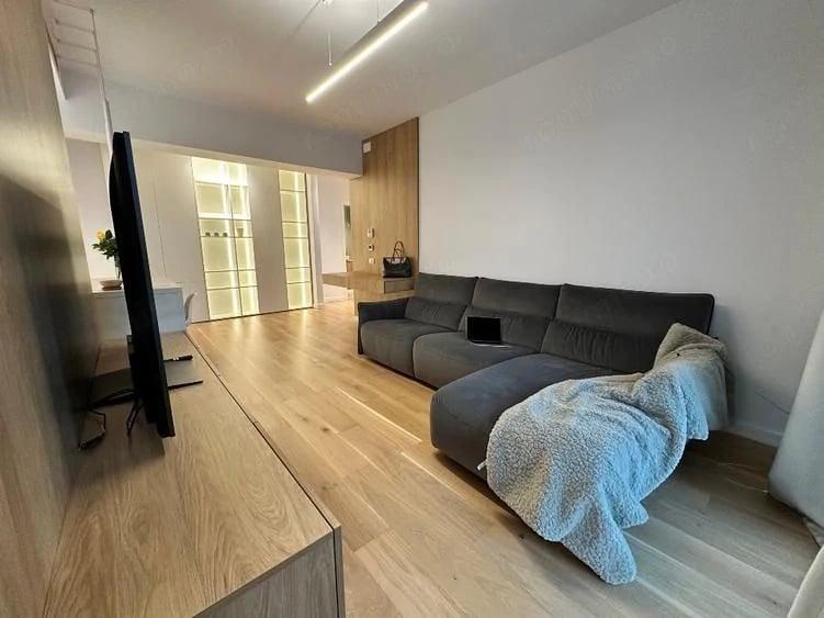 Apartament cu 2 camere semidecomandat în Străulești