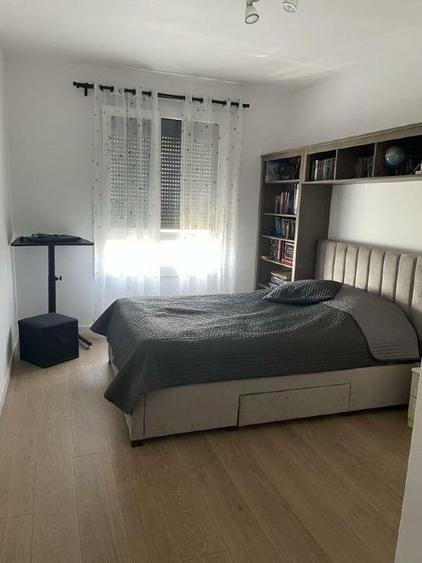 Apartament cu 2 camere decomandat, mobilat în Bd. Laminorului