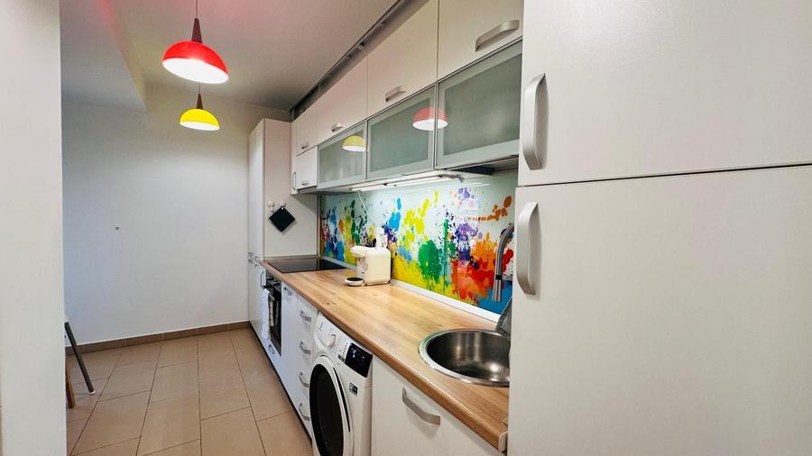Apartament cu 2 camere semidecomandat, mobilat în Sisești