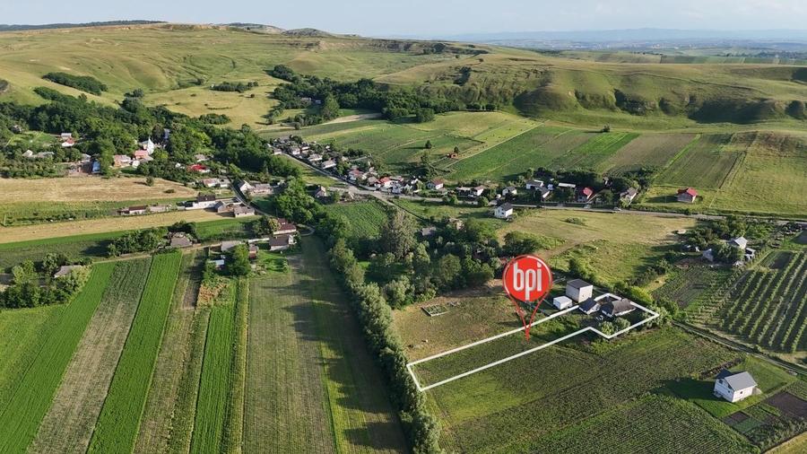 Teren Construcții intravilan de 2000 mp, în Hreațca