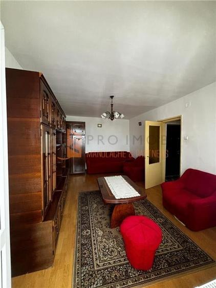 Apartament cu 3 camere nedecomandat, mobilat în Unirii Sud
