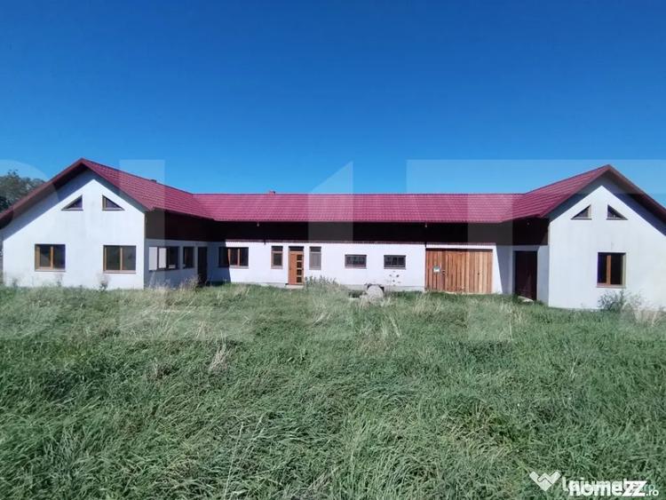 Casă cu 3 camere cu Teren 3500 Mp în Central
