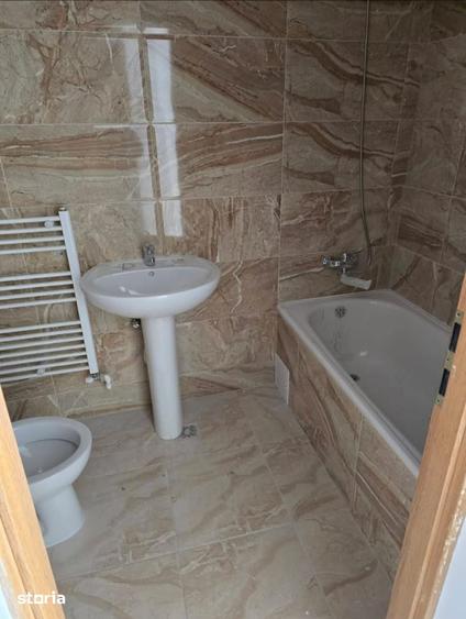 Apartament cu 5 camere în Ostroveni