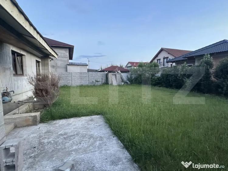 Casă cu 4 camere cu Teren 557 Mp în Păulești