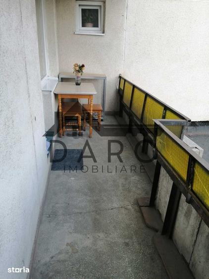 Apartament cu 3 camere decomandat în Cornișa