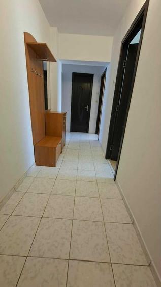 Apartament cu 2 camere decomandat în Calea București