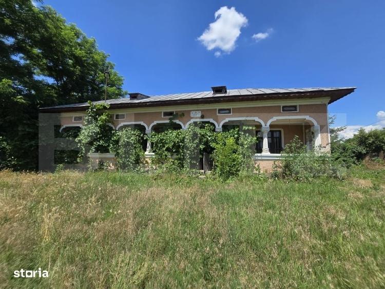 Casă cu 3 camere cu Teren 1954 Mp în Central