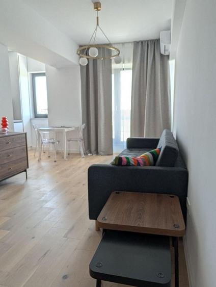 Apartament cu 2 camere decomandat, mobilat în Central