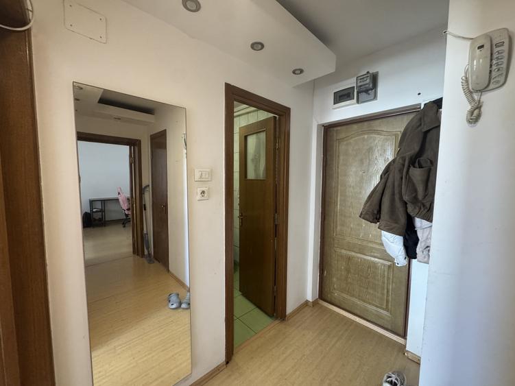 Apartament cu 2 camere decomandat în Baba Novac