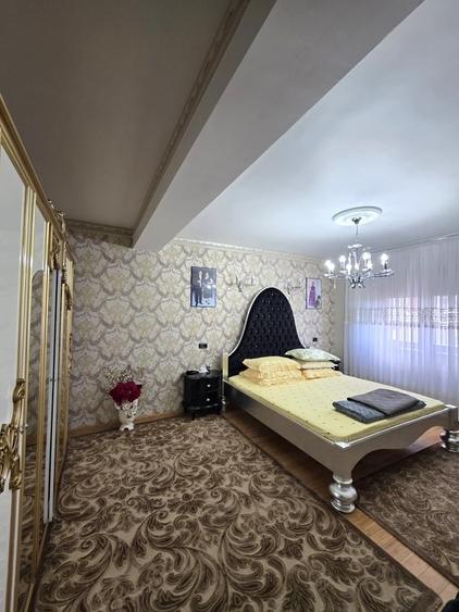 Casă cu 6 camere cu Teren 235 Mp în Rahova