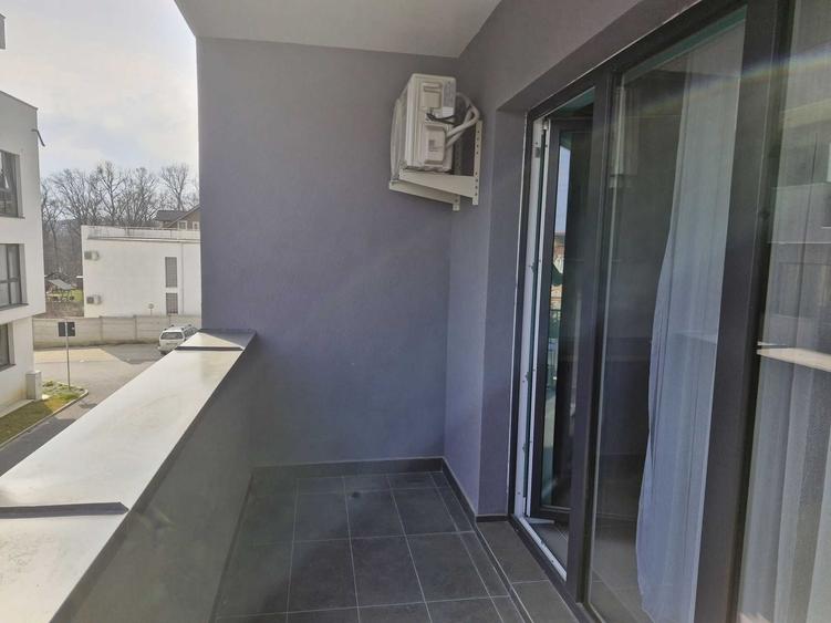 Apartament cu 3 camere decomandat în Sânmartin