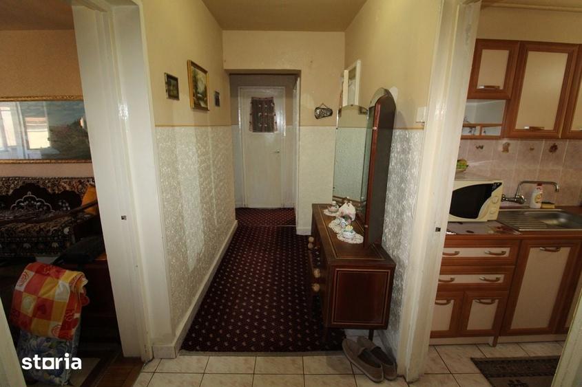 Vand apartament 4 camere in Hunedoara, zona OM-Str.Ma?i?orului, et. 2 - 10