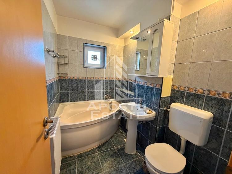 Apartament cu 3 camere decomandat, mobilat în Girocului