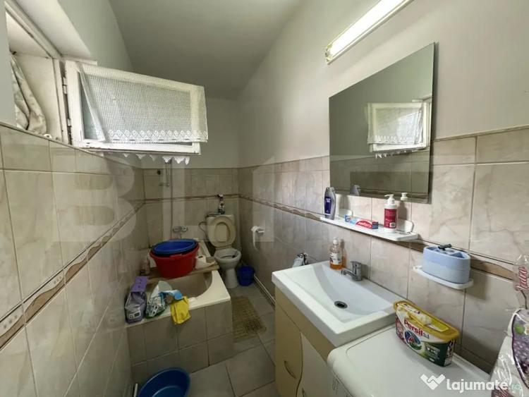 Casă cu 2 camere cu Teren 2963 Mp în Central