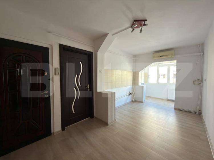 Apartament cu 2 camere decomandat în 1 Mai
