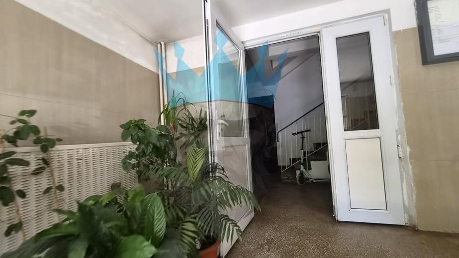 Garsonieră decomandată, mobilată în Berceni