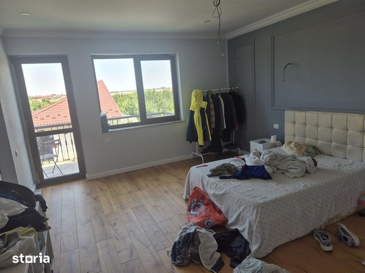 Casă cu 5 camere cu Teren 1000 Mp în Dragomirești-Vale
