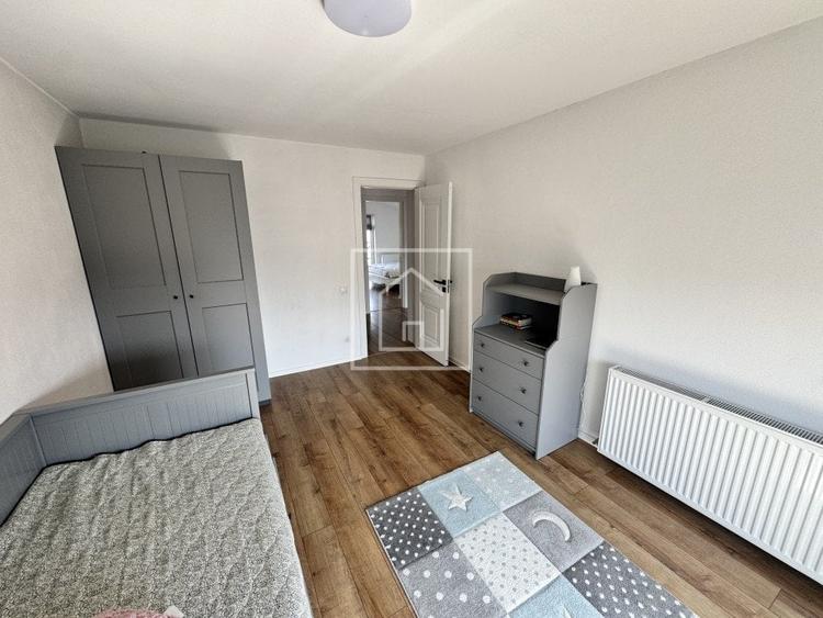 Duplex cu 4 camere cu Canalizare în Roșia