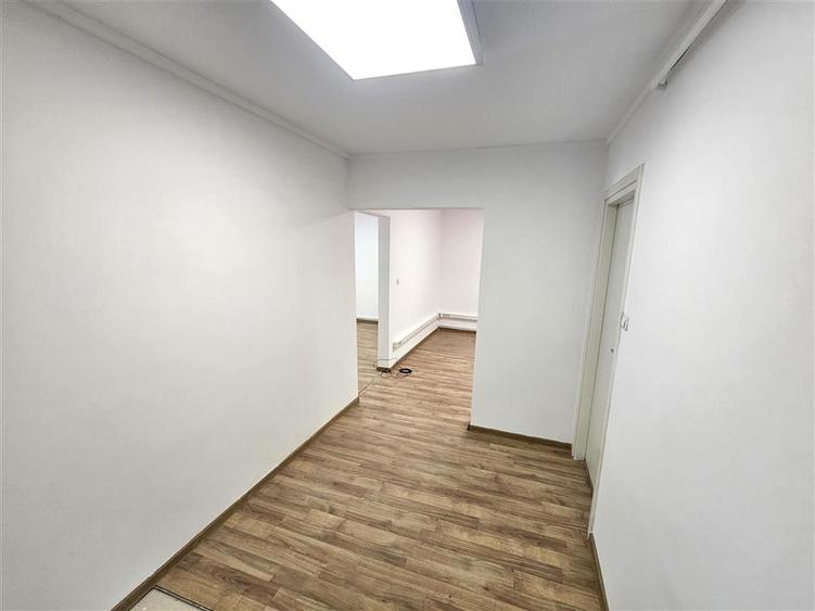Birou, de 67 mp, în Gară
