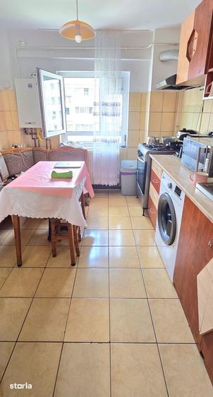 Apartament cu 3 camere decomandat în Mircea cel Bătrân