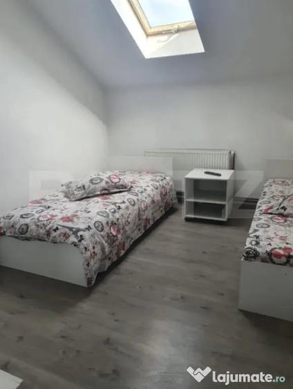 Casă cu 5 camere cu Teren 100 Mp în Central