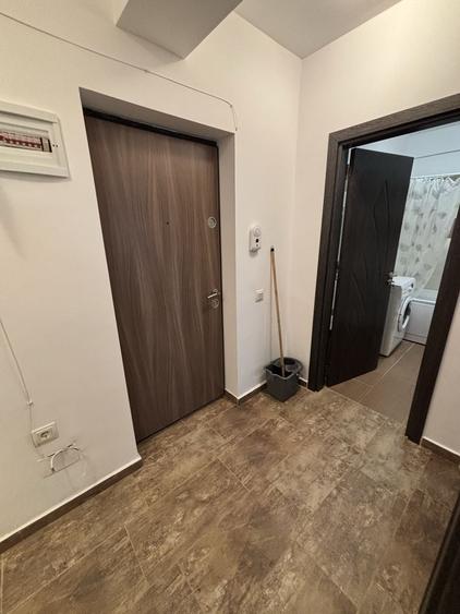 Garsonieră decomandată în Titan