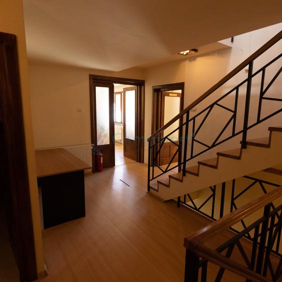 Spațiu comercial, de 382 mp, în Central