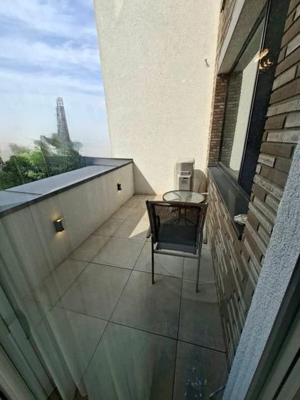 Apartament cu 3 camere semidecomandat, mobilat în Pipera