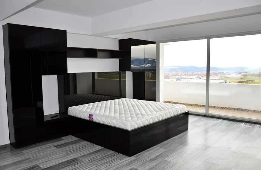 Penthouse cu 3 camere decomandat în Hipodrom 3