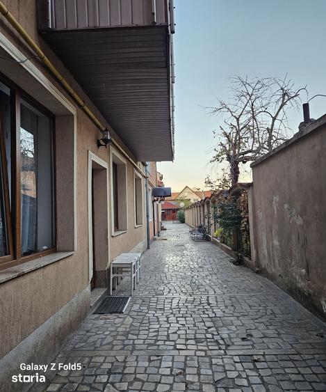 Apartament cu 3 camere decomandat în Orașul Nou