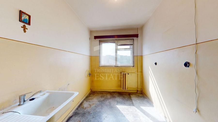 Apartament cu 2 camere semidecomandat în Basarabia