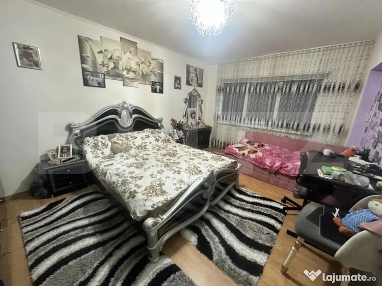 Apartament cu 3 camere decomandat în Central