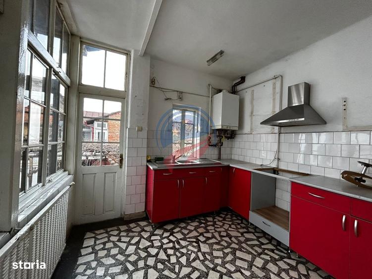 Casă cu 4 camere în Ultracentral